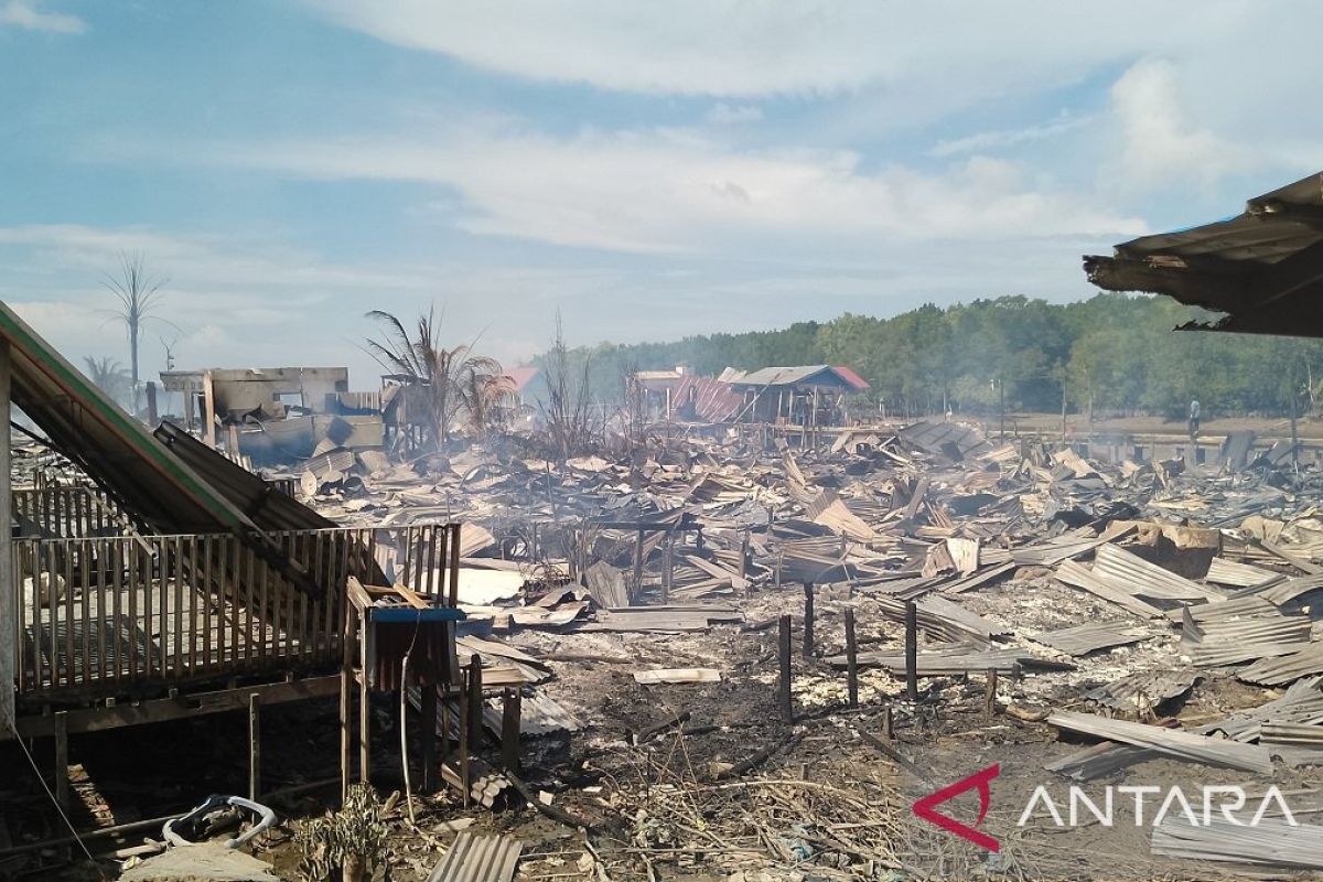Kebakaran di pesisir Tanjabbar habiskan 50 rumah warga