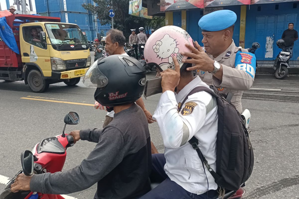 Polda Maluku gencarkan sosialisasi pentingnya aturan lalu lintas