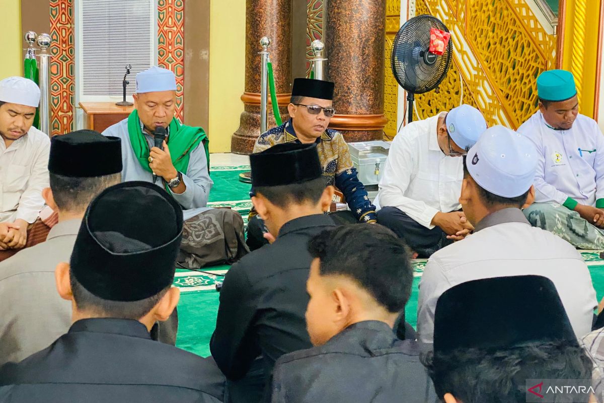 Santri di Aceh Barat gelar doa bersama pertahankan empat pulau milik Aceh