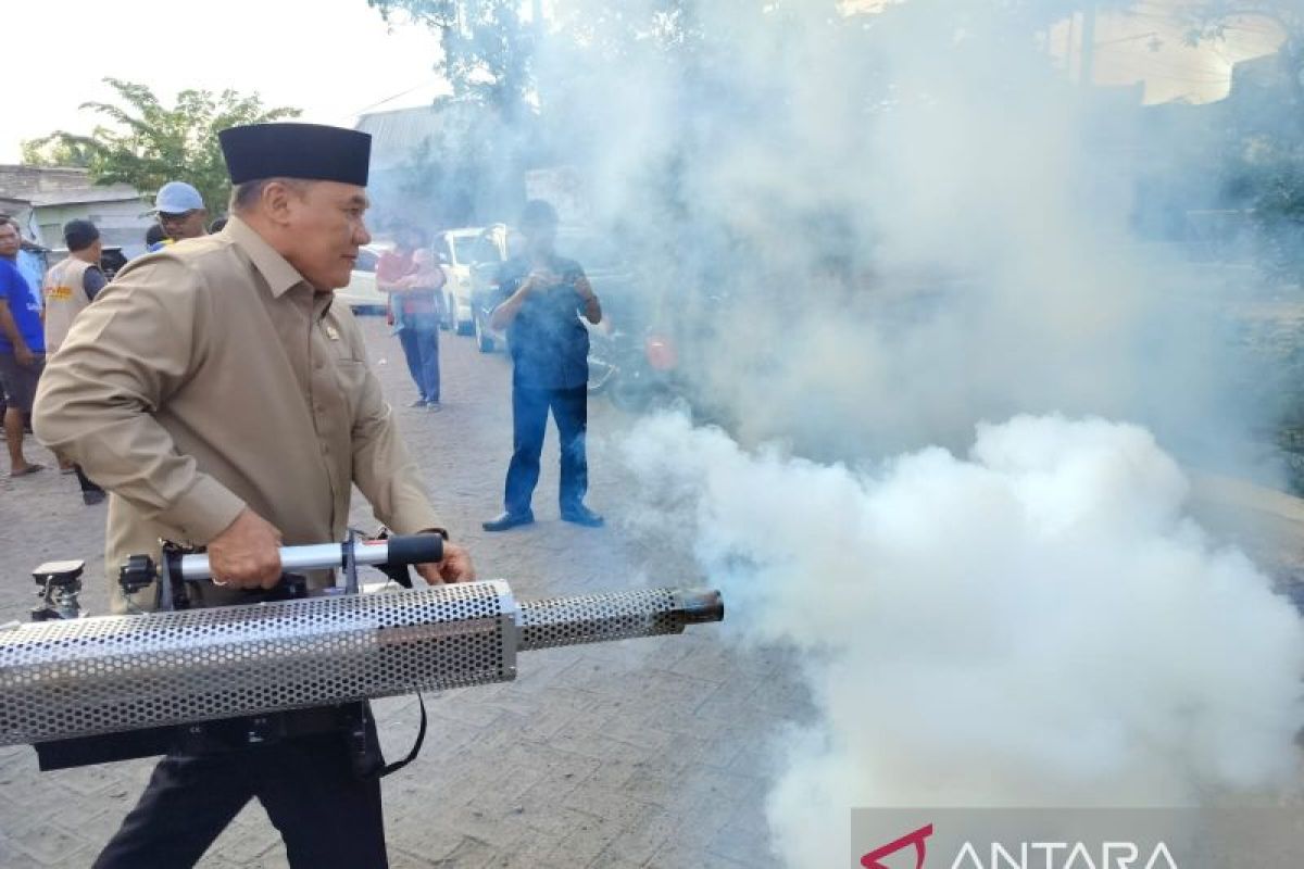 Anggota DPR kembali bantu pengasapan untuk tangani penyebaran DBD