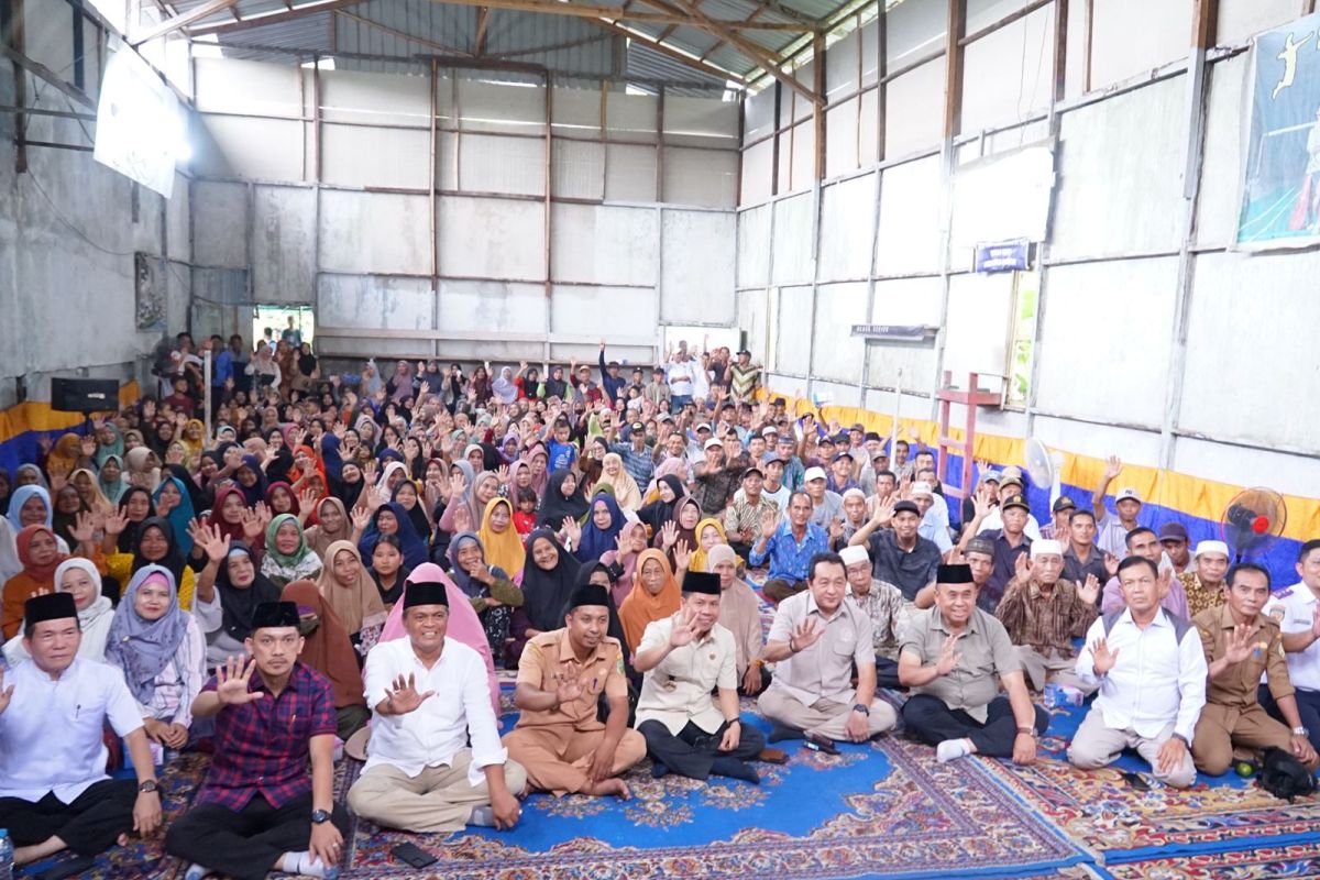 Bupati Sambas dampingi Anggota DPR RI serap aspirasi warga Desa Gapura