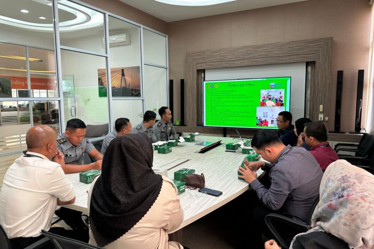 Lapas Batam latih para warga binaan kursus bahasa Inggris dan Mandarin