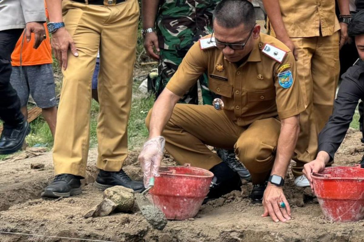 Pemkab OKU Selatan renovasi delapan unit rumah warga miskin