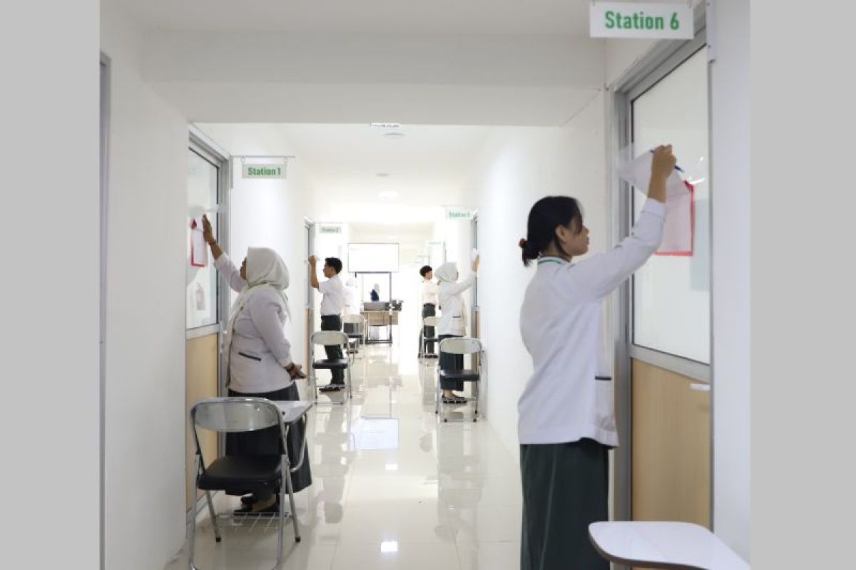 D3 Farmasi UMPR gelar OSCE UKMPDFI serentak se-Indonesia