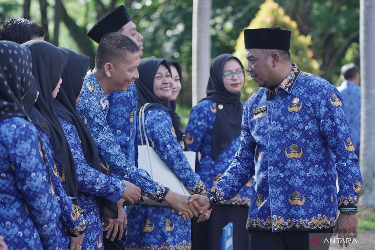 Pemkab Nagan Raya minta ASN maksimalkan layanan publik, tegaskan sanksi jika tak disiplin