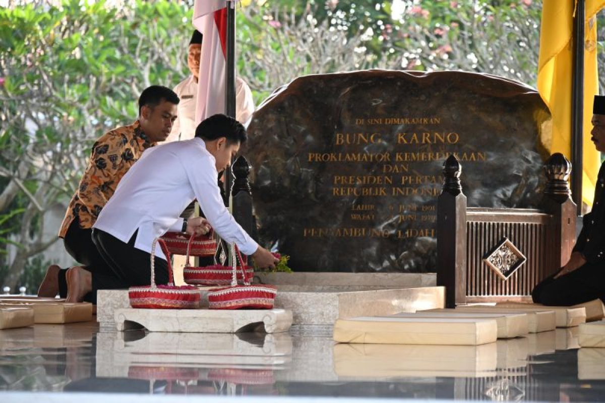 Wapres Gibran  ziarah ke makam Bung Karno