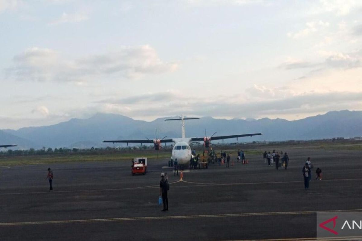 Penerbangan Bandara Lombok-Bima tertunda dampak abu vulkanik Lewotobi