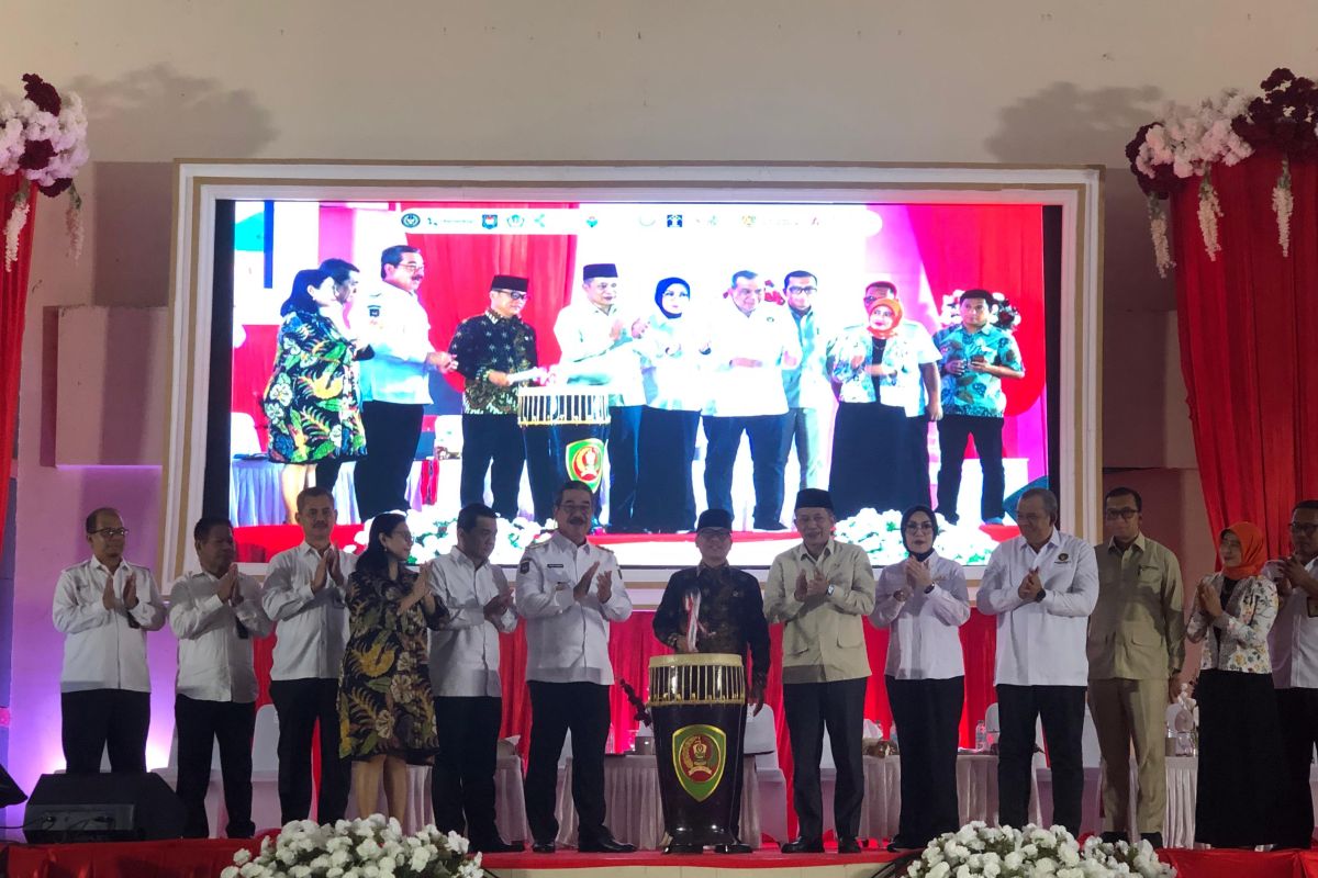 Minister inaugurates Red and White village co-ops in Maluku