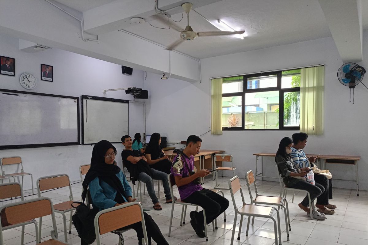 Ramai orang tua bingung ditolak sistem SPMB karena masalah KK