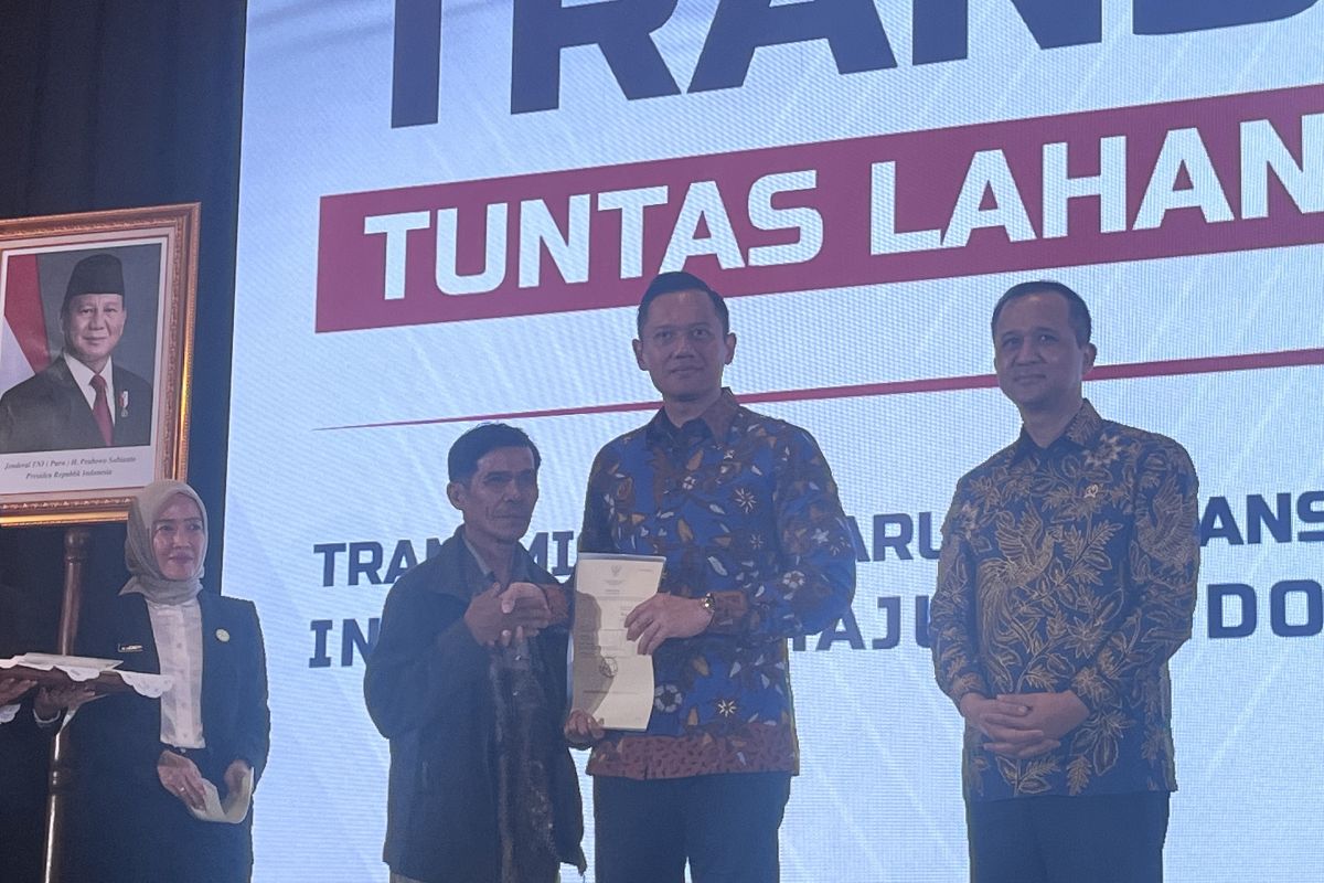 Kementrans menerbitkan 1.120 SHM untuk 690 KK transmigran lokal