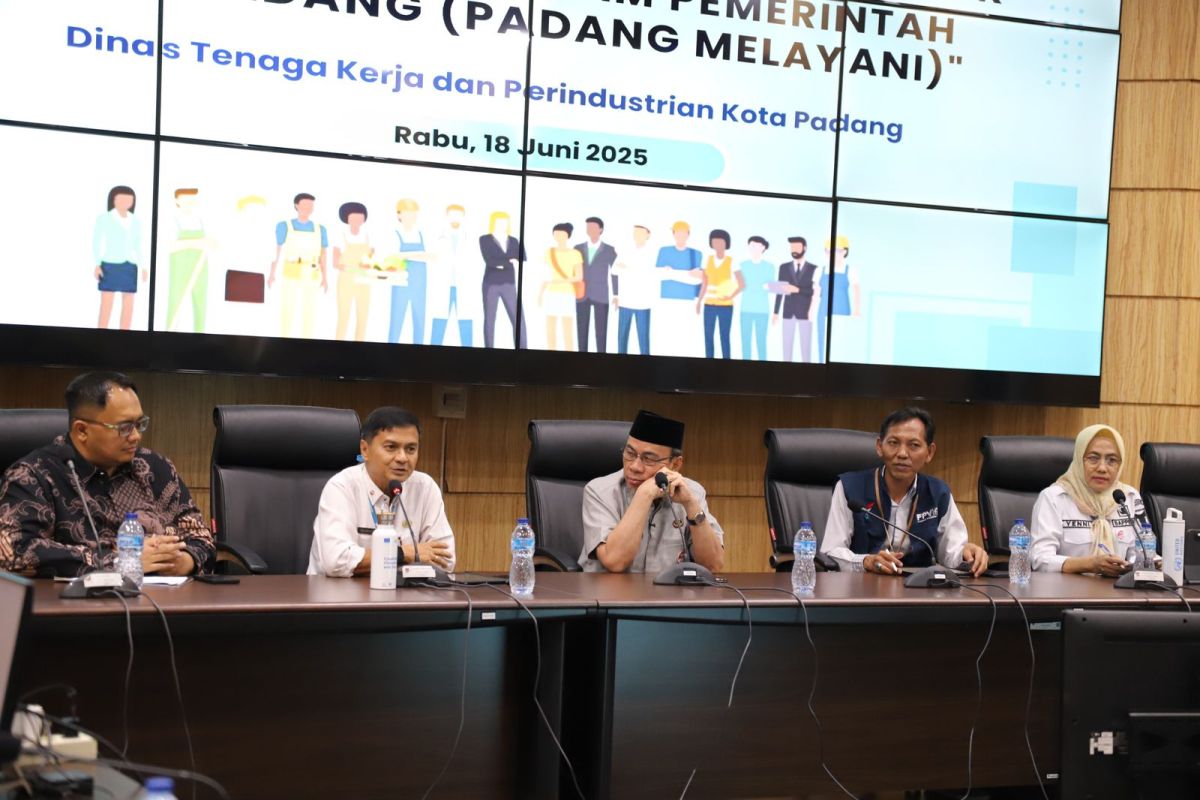 Pemkot Padang perkuat pelayanan publik berbasis digital