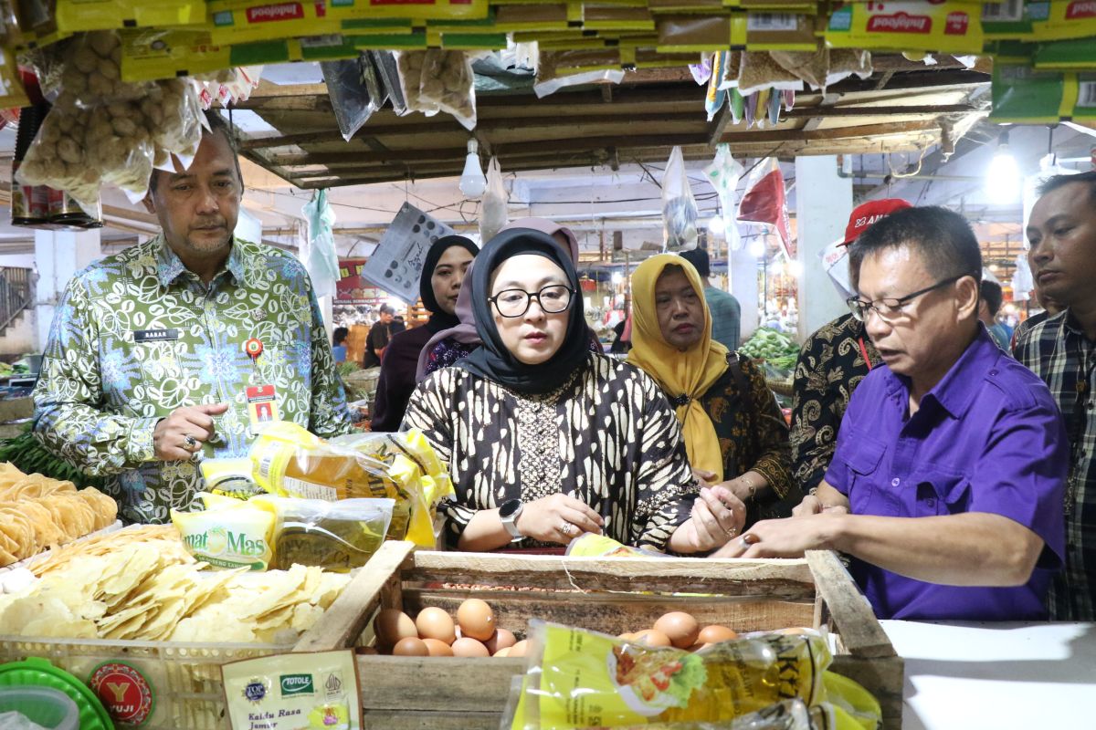 Pemkab Tangerang pastikan harga minyak goreng di pasaran stabil