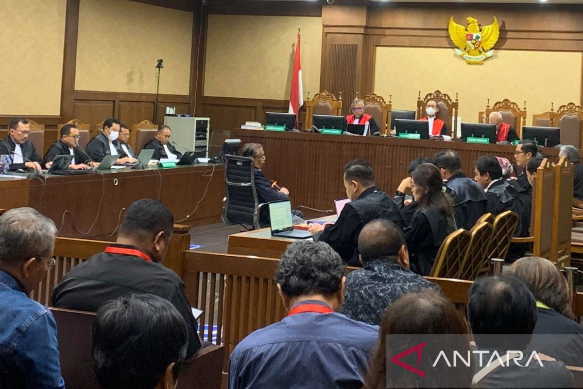 Mantan hakim Maruarar Siahaan jadi ahli meringankan pada sidang Hasto Kristiyanto