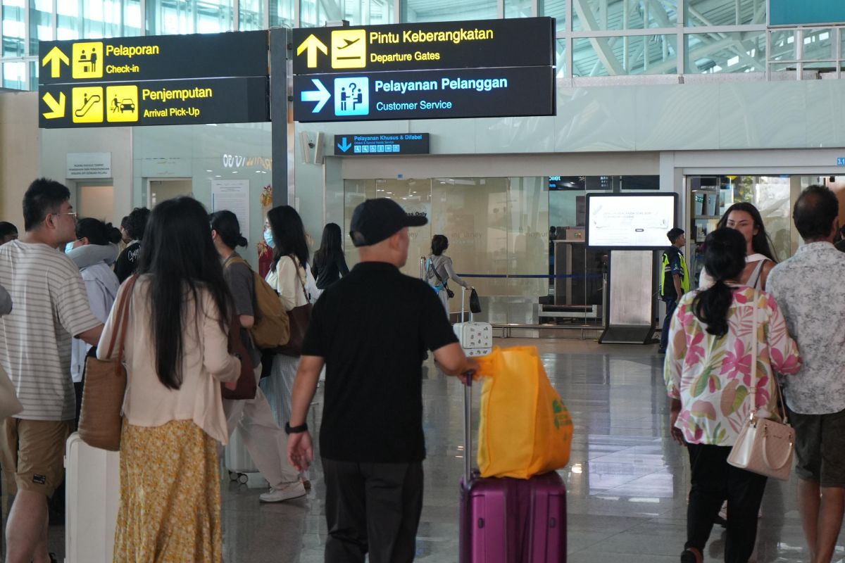 Bali flights resume after volcano eruption disrupts travel