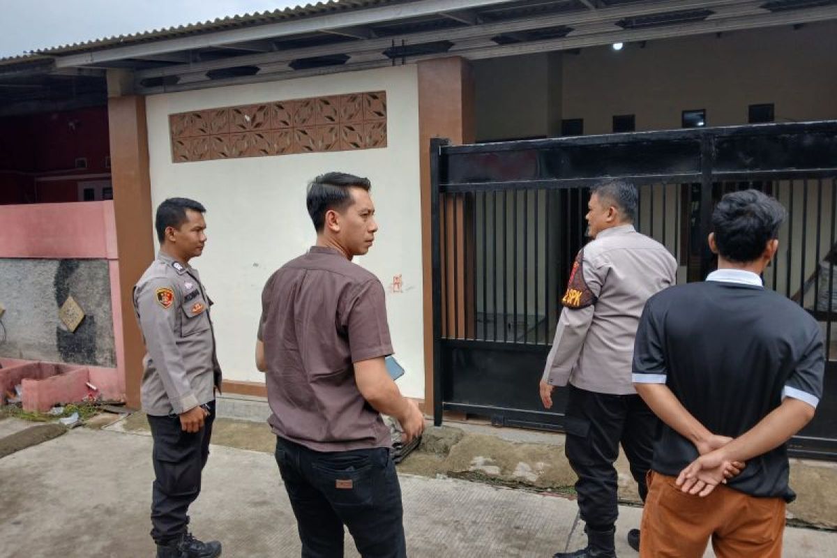 Seorang pria di Kota Serang ditemukan tewas bersimbah darah