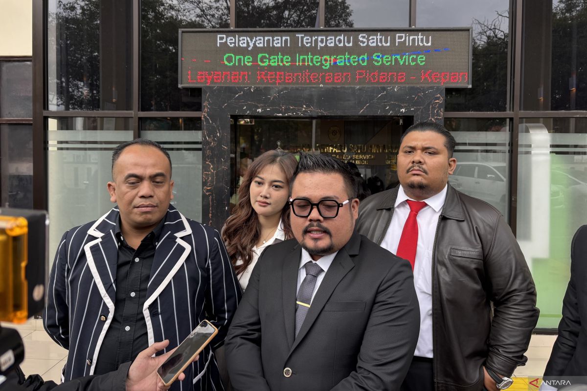 Lisa Mariana tak hadir dalam sidang gugatan terhadap Ridwan Kamil