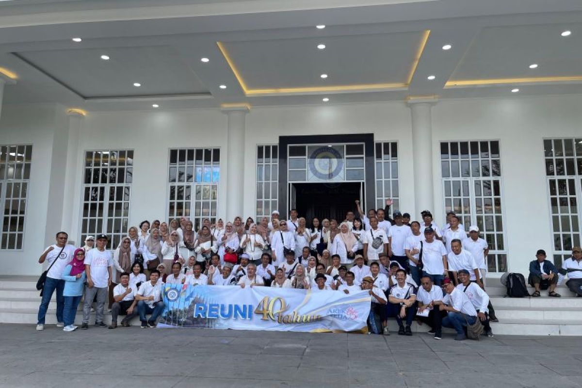 Alumnus FEB Unair Angkatan 85 bangga Prof Nasih antar almamater tembus 287 besar dunia
