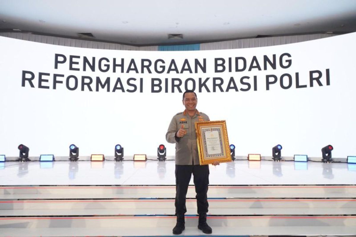 Kapolresta raih penghargaan pelayanan publik prima, Wali Kota Pontianak ucapkan selamat