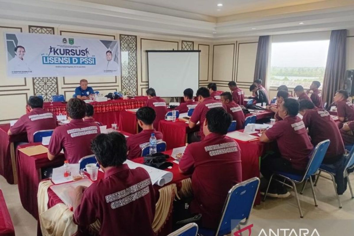 Askab PSSI Tanbu dorong profesionalisme pelatih lewat pelatihan lisensi D