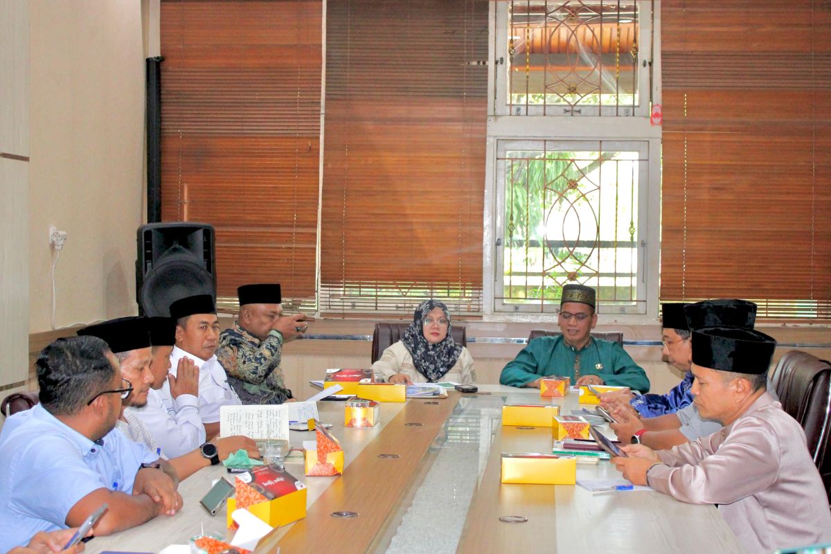 Bupati Siak temui DLHK Riau, bangun sinergi atasi konflik lahan