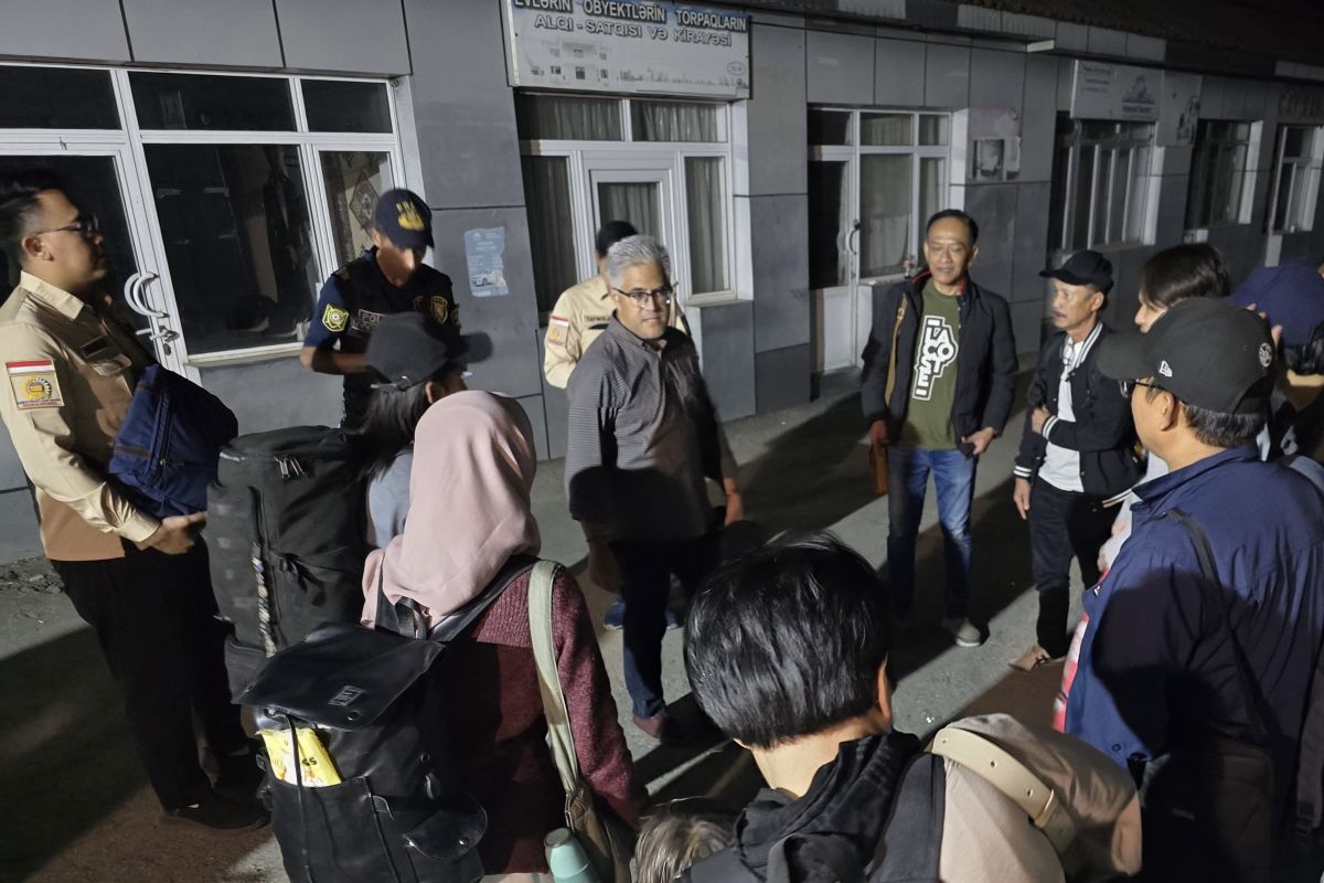 Indonesians evacuated from Iran flown home on Monday: Foreign Ministry