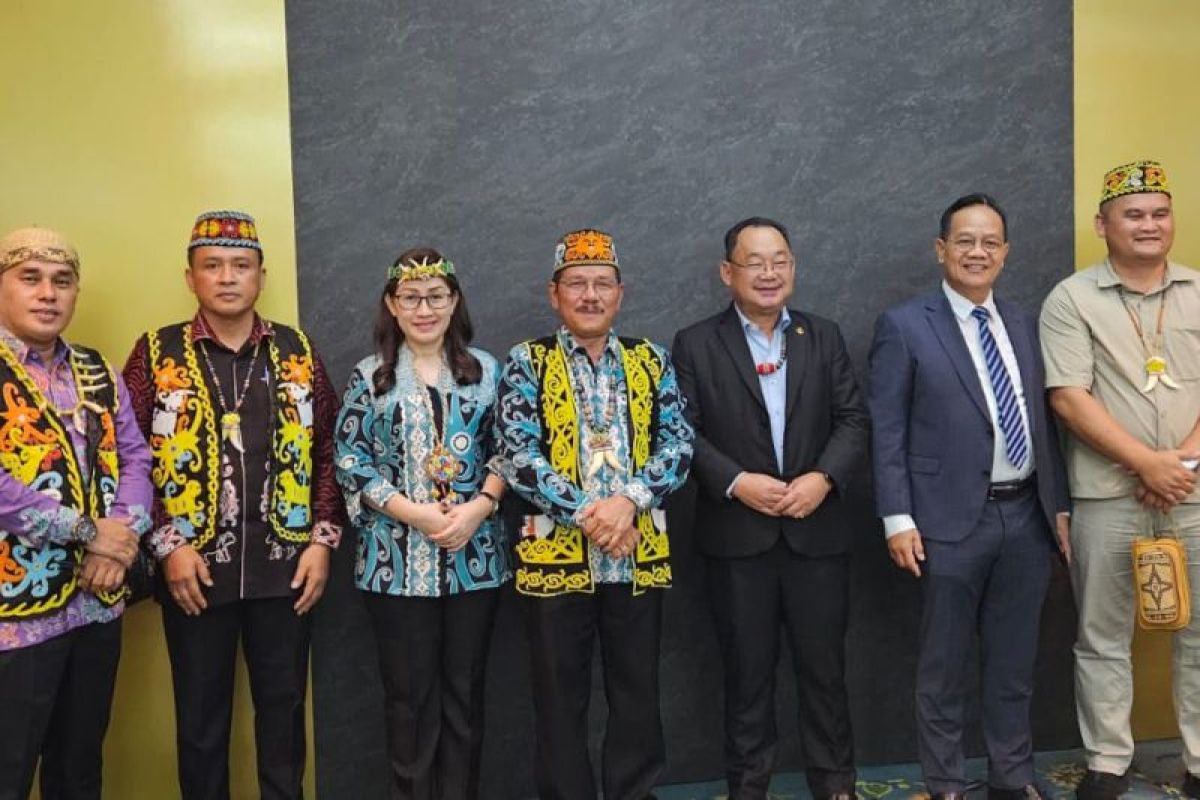 Bersama Pemerintah Sarawak, Wagub Ingkong Bahas Penguatan Kerjasama Perbatasan