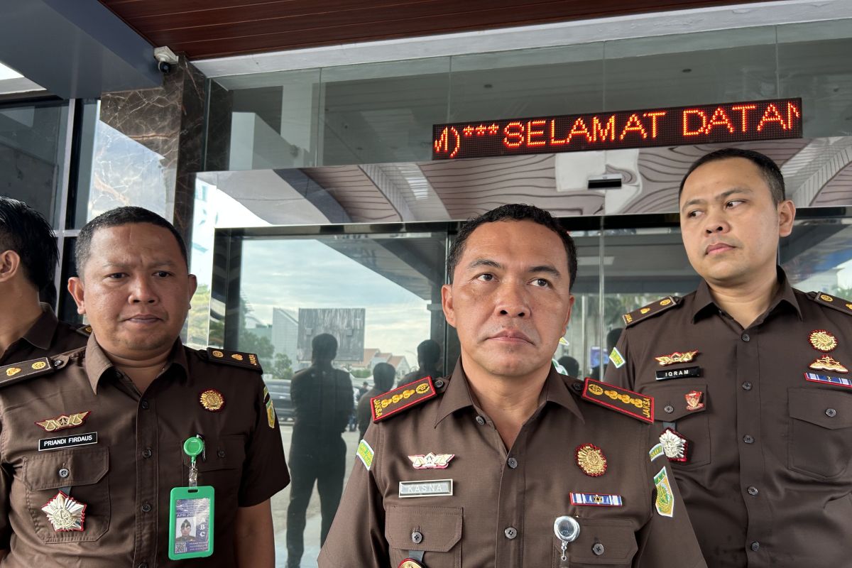 Kejari Batam cari WNA Korsel terkait korupsi fasum-fasos