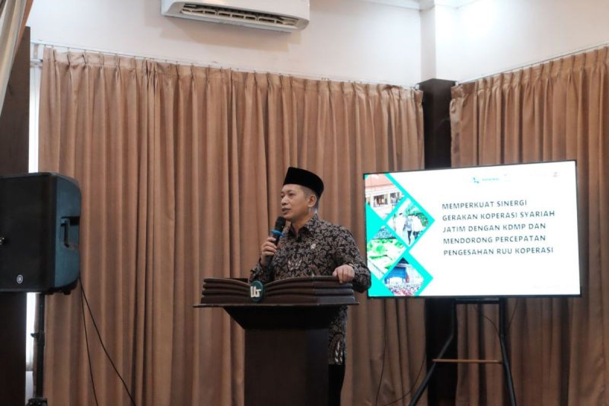 Wamenkop sebut koperasi syariah bisa jadi contoh bagi KDMP