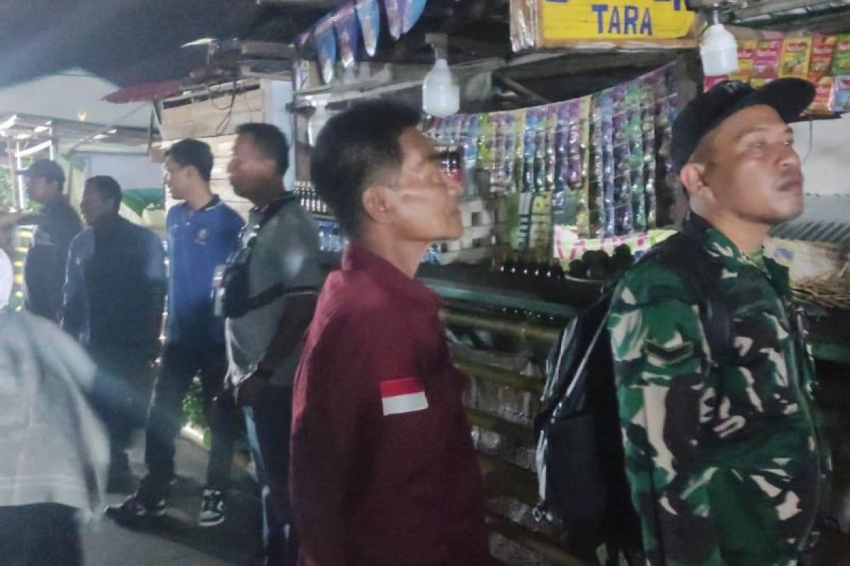 Larang pengunjung duduk di Waterfront, Satpol PP Pontianak tertibkan PKL