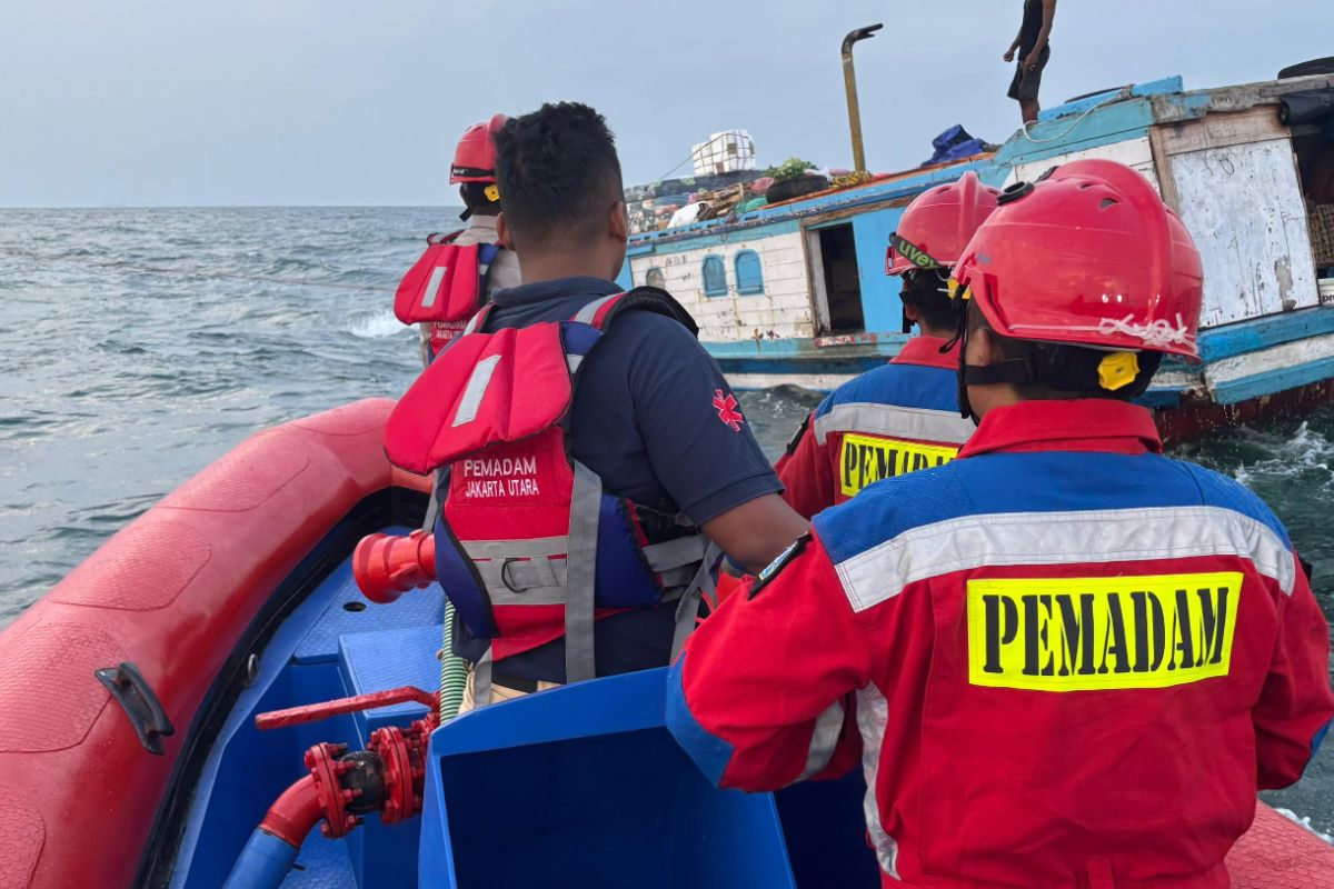 Gulkarmat evakuasi kapal penumpang mati mesin di perairan Pulau Laki