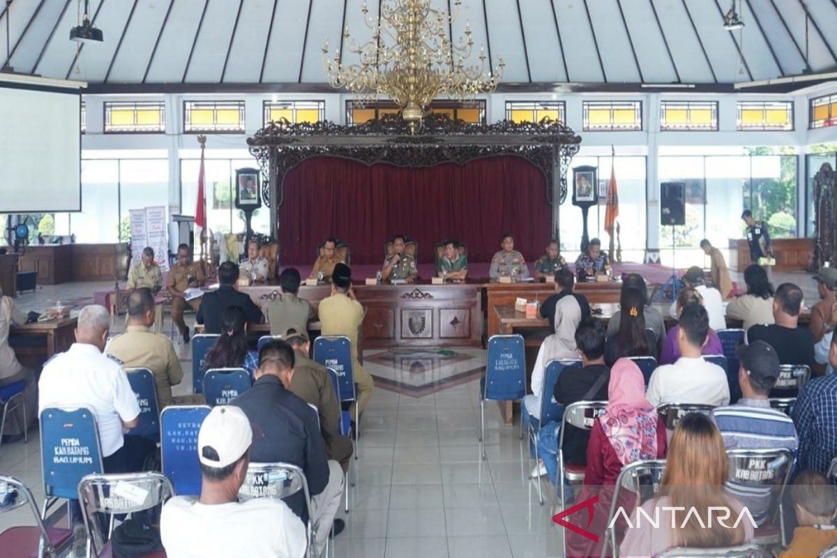 Pemkab Batang akan bongkar bangunan  kafe yang melanggar aturan