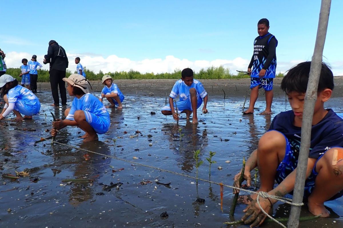 Freeport Indonesia edukasi warga Kabupaten Mimika hentikan polusi plastik