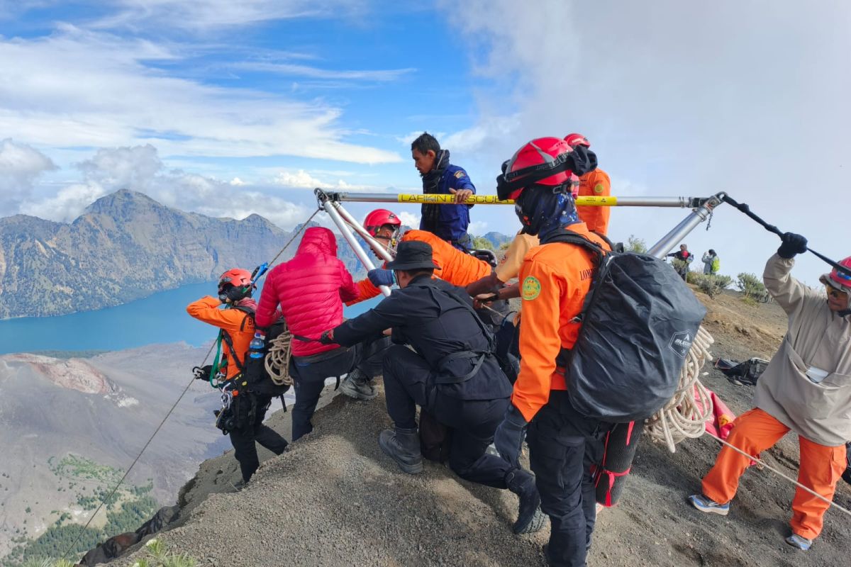 Menhut koordinasikan penyelamatan pendaki Brazil jatuh di Gunung Rinjani