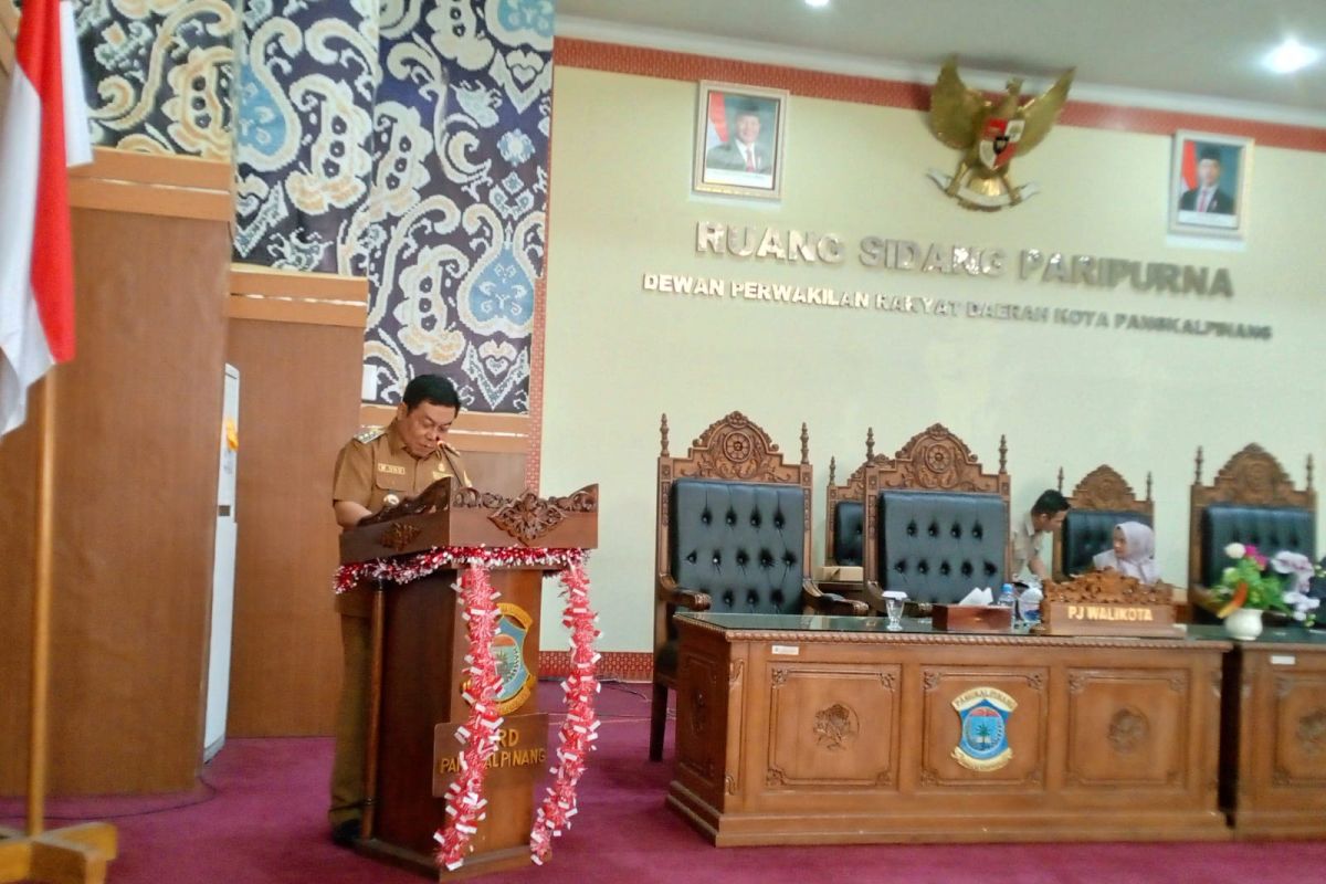 Pj Walikota Pangkalpinang hadiri paripurna penyampaian nota keuangan dan Raperda Perubahan APBD TA 2025