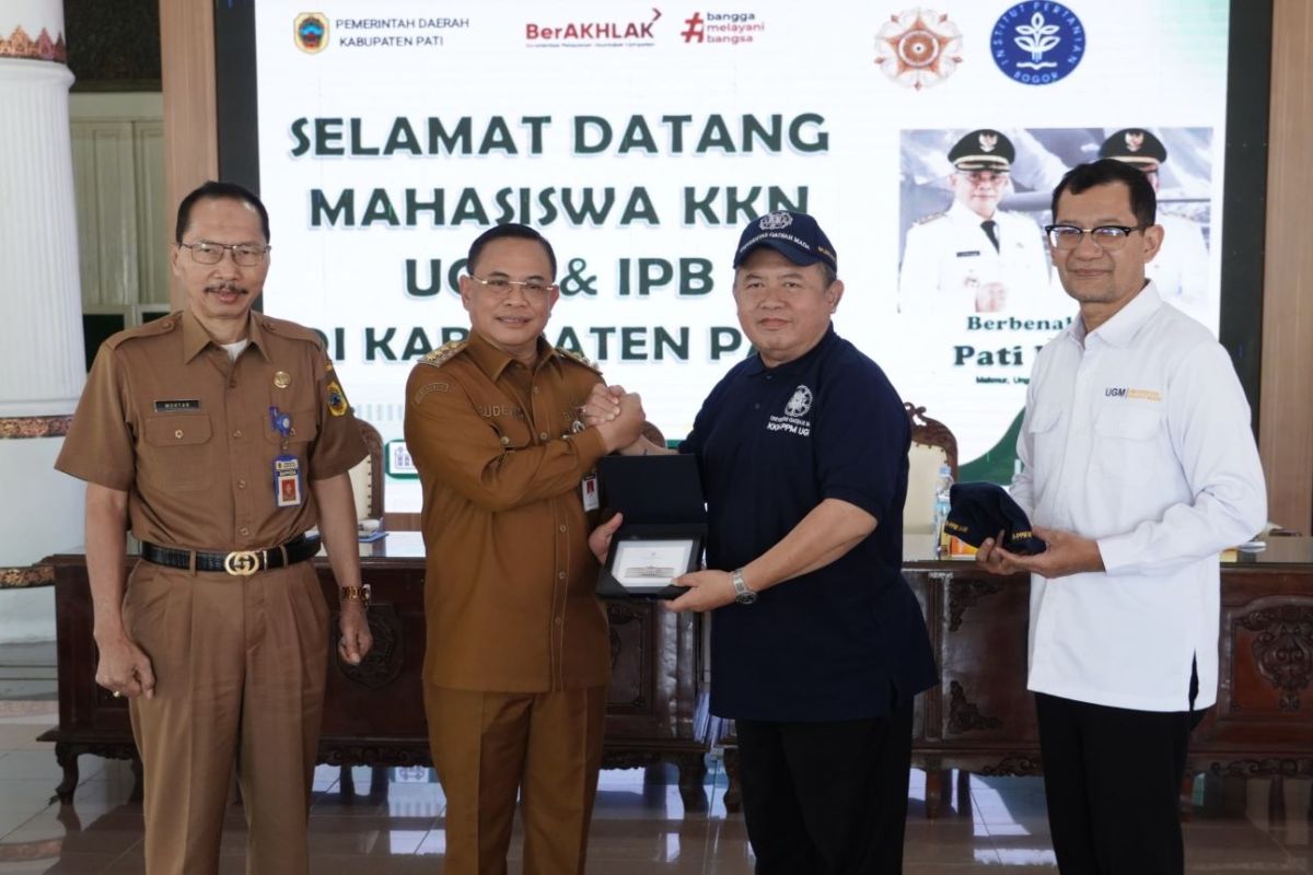 Mahasiswa  KKN UGM dan IPB di Pati diminta kawal program pendidikan