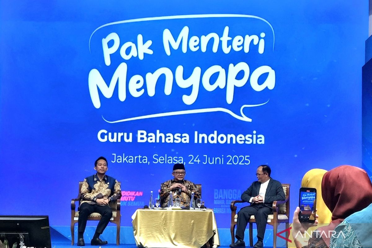 Minister urges fresh approach to Indonesian language teaching