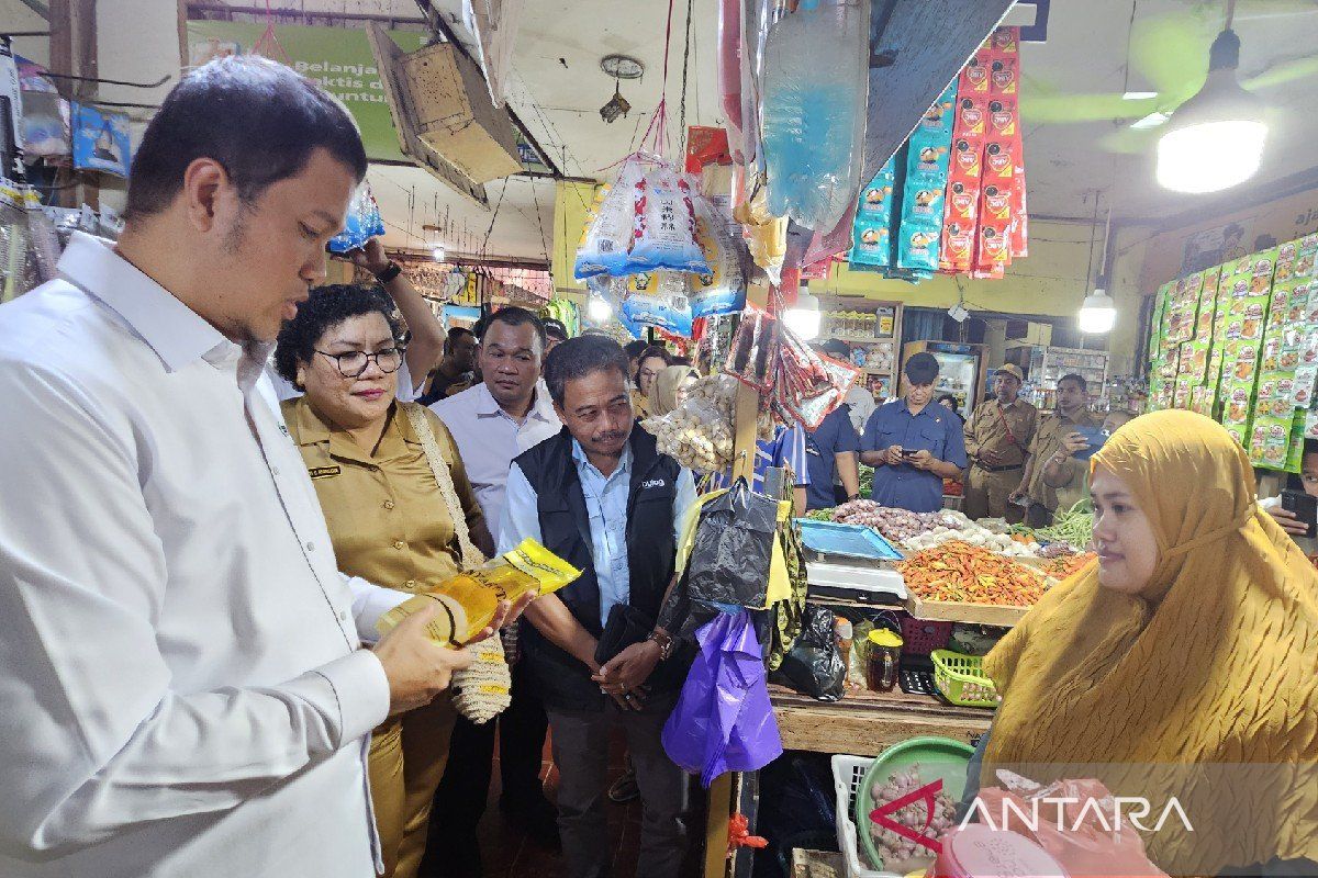 Kemendag pastikan harga minyakita di Papua sebesar Rp15.700 per liter