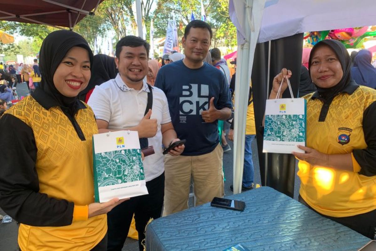 PLN UP3 Padang meriahkan pemecahan rekor MURI 1.000 kg rendang bersama 1.000 Bhayangkari di CFD Kota Padang