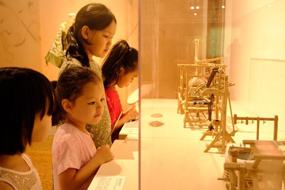 "Silk and the Silk Road" Exhibition from China National Silk Museum Debuts in Kazakhstan
