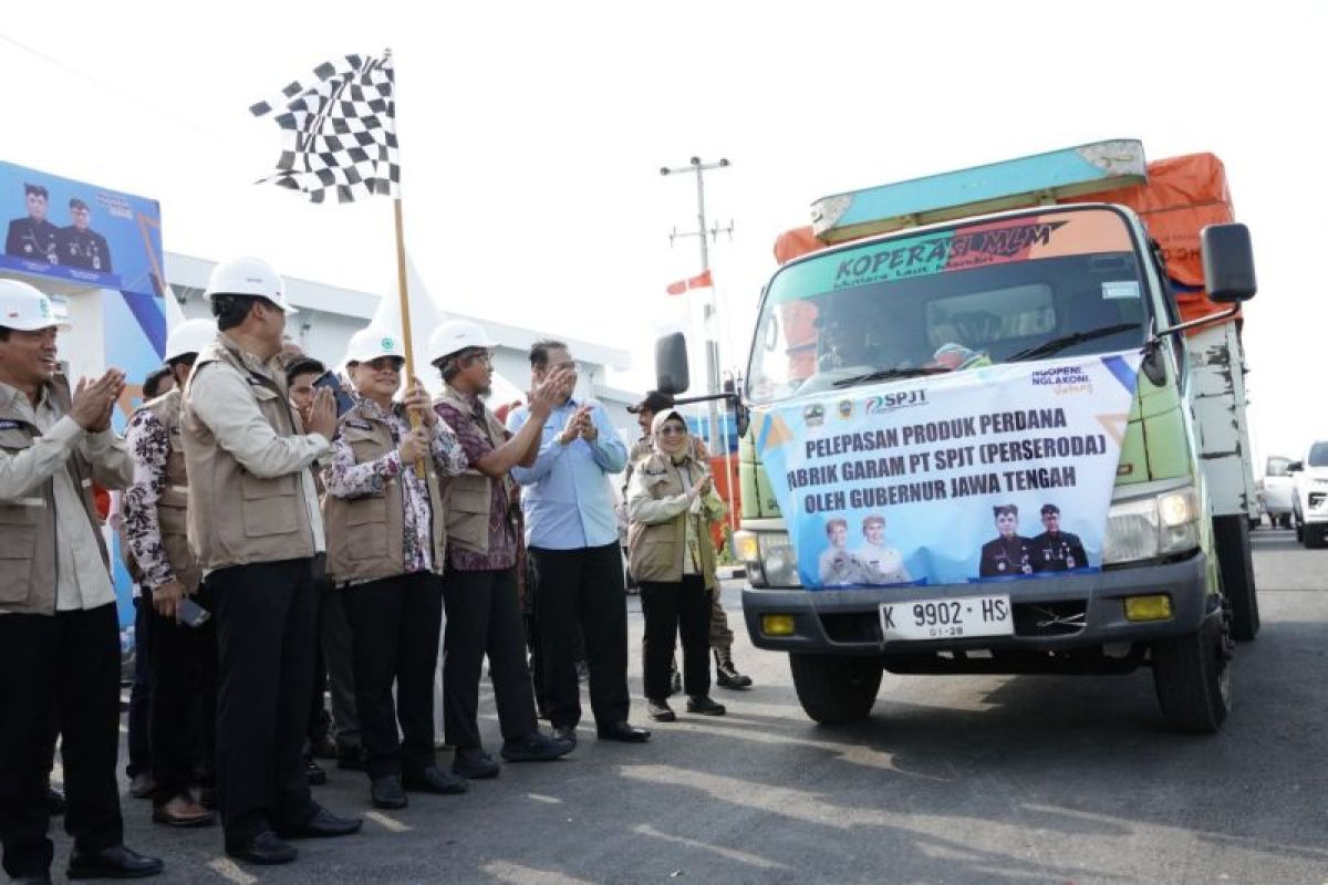 Pabrik Garam Pati siap serap 30.000 ton garam petani