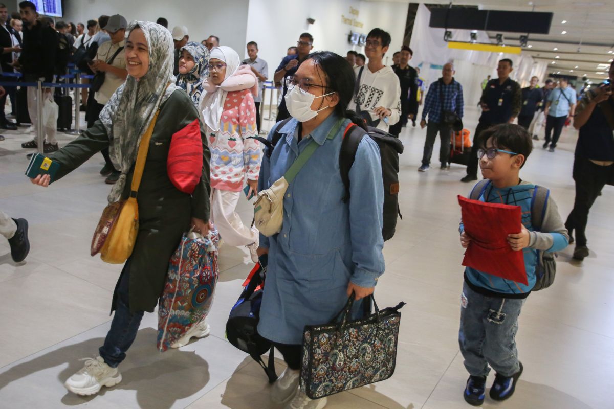Some 68 Indonesians from Iran await repatriation schedule