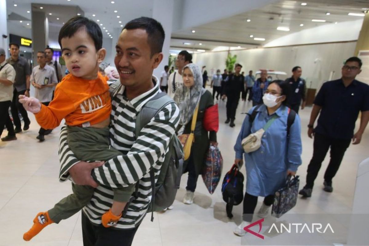 Evacuation underway for Indonesians in Iran, some refuse to leave