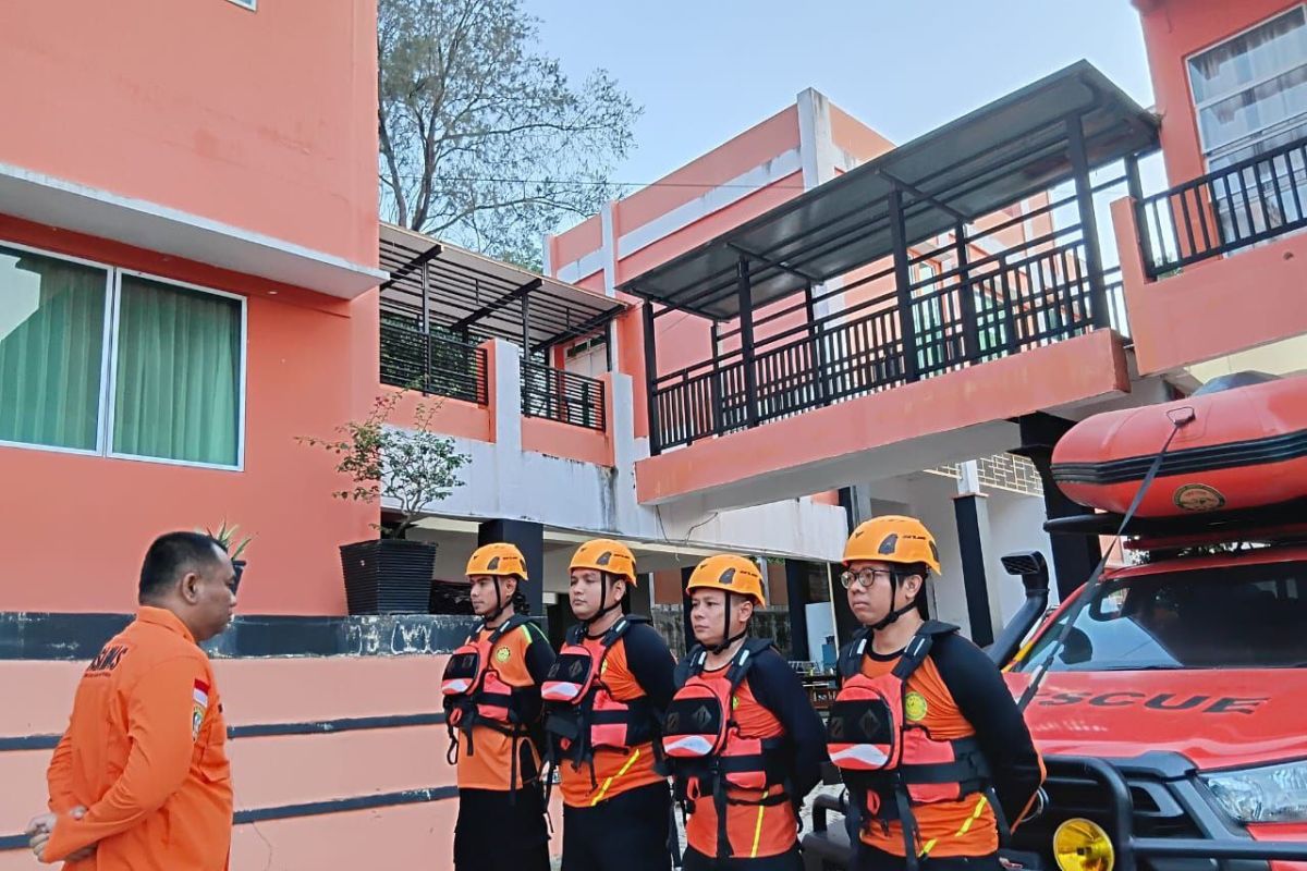 SAR cari dua penumpang kapal tenggelam di Batam