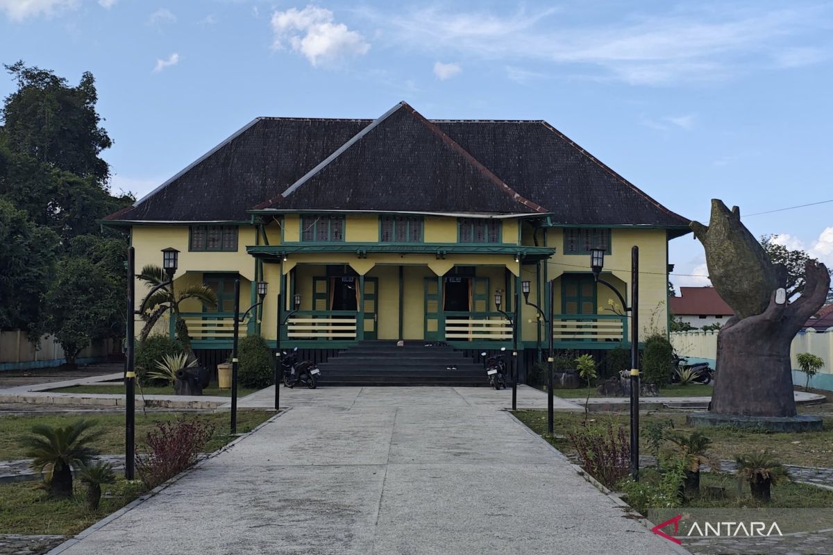 Menelusuri Keraton Sambaliung-Kaltim