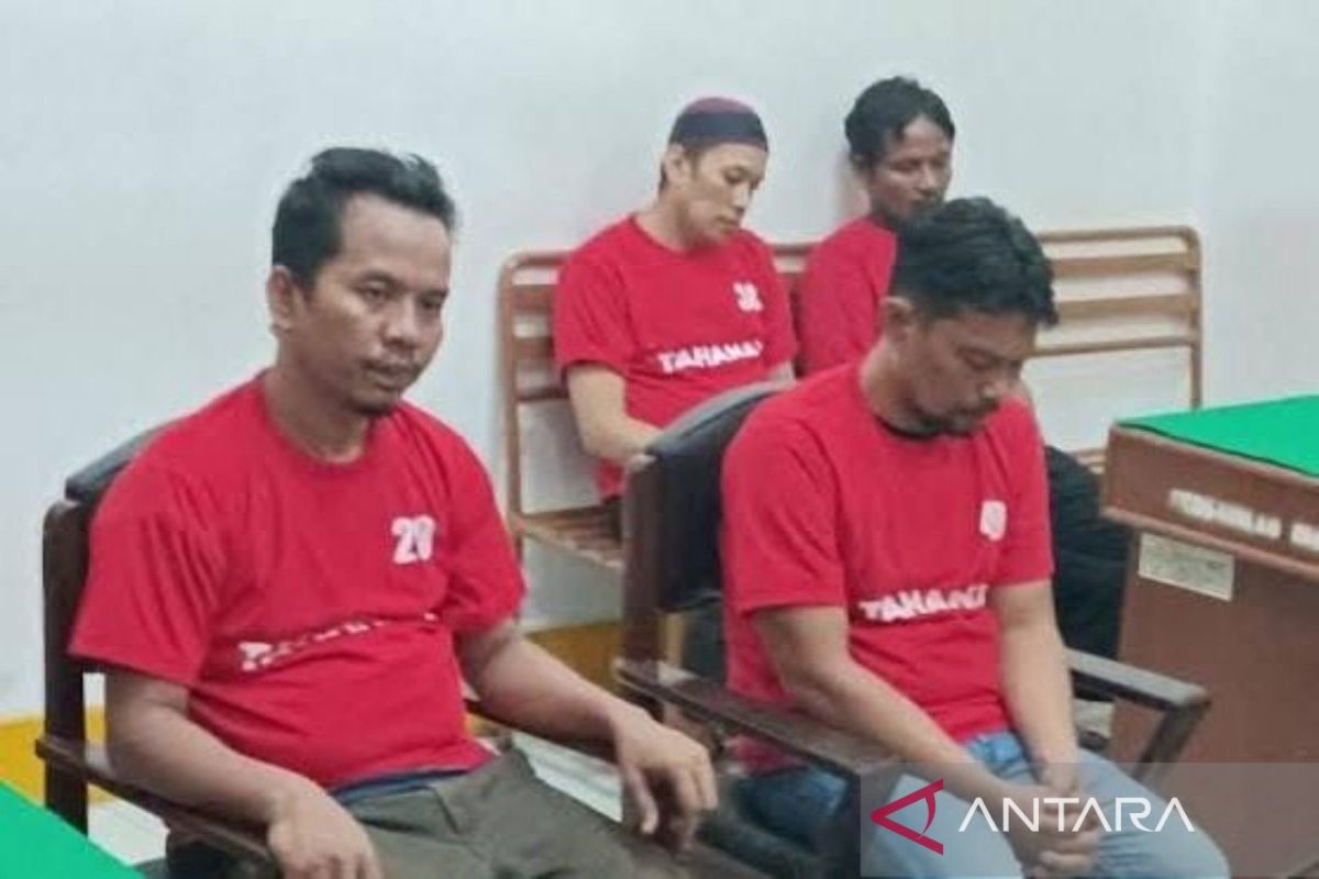 Four North Sumatra drug couriers receive death penalty