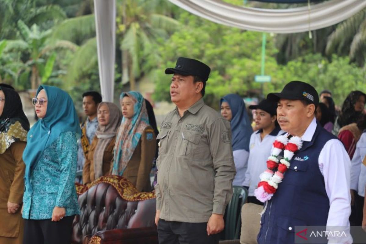Wabup Tanjab Barat hadiri pelayanan KB-KR pada Harganas ke-32