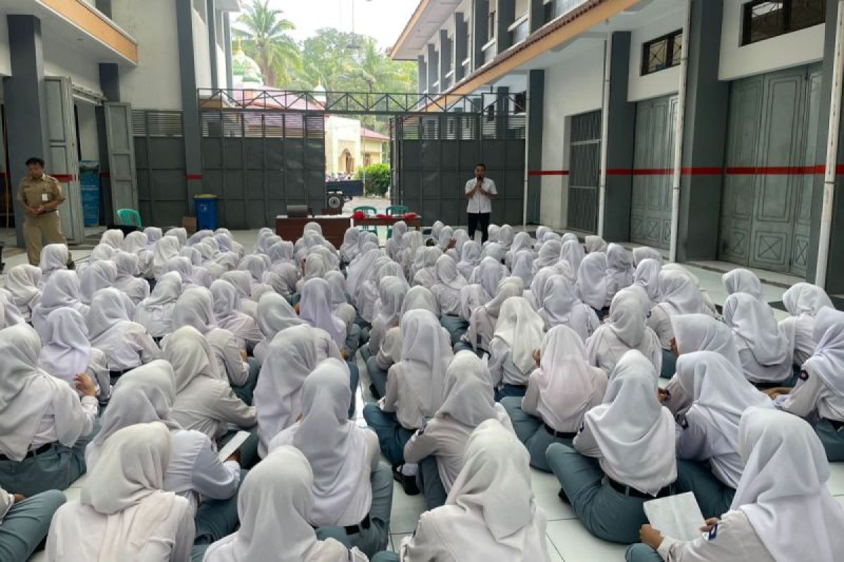 Siswa SMK Karangpucung Cilacap dapat pembekalan perlindungan kerja dari BPJS Ketenagakerjaan