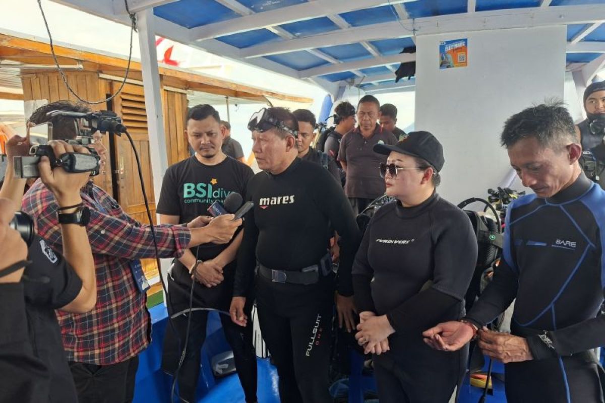 Pataka Harganas Malut diserahkan ke Sulut di  Taman Nasional Bunaken