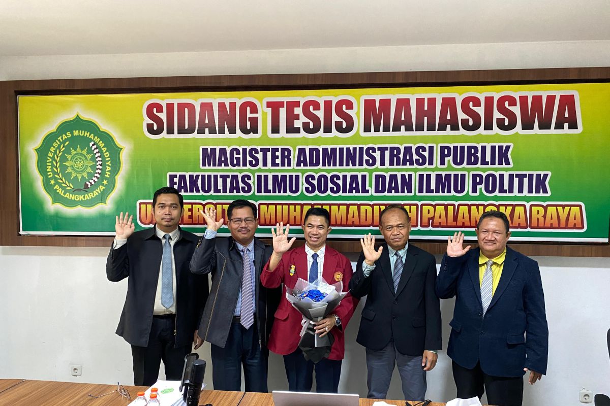 Wakil Ketua DPRD Kalteng sidang Tesis Magister Administrasi Publik di UMPR