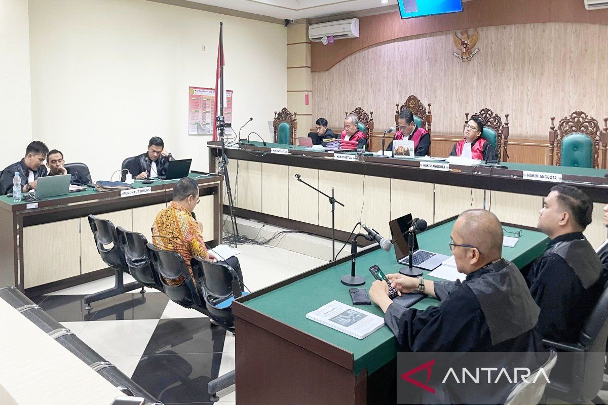Mantan Kadis PUPR Kalsel akui terima gratifikasi Rp12,4 miliar